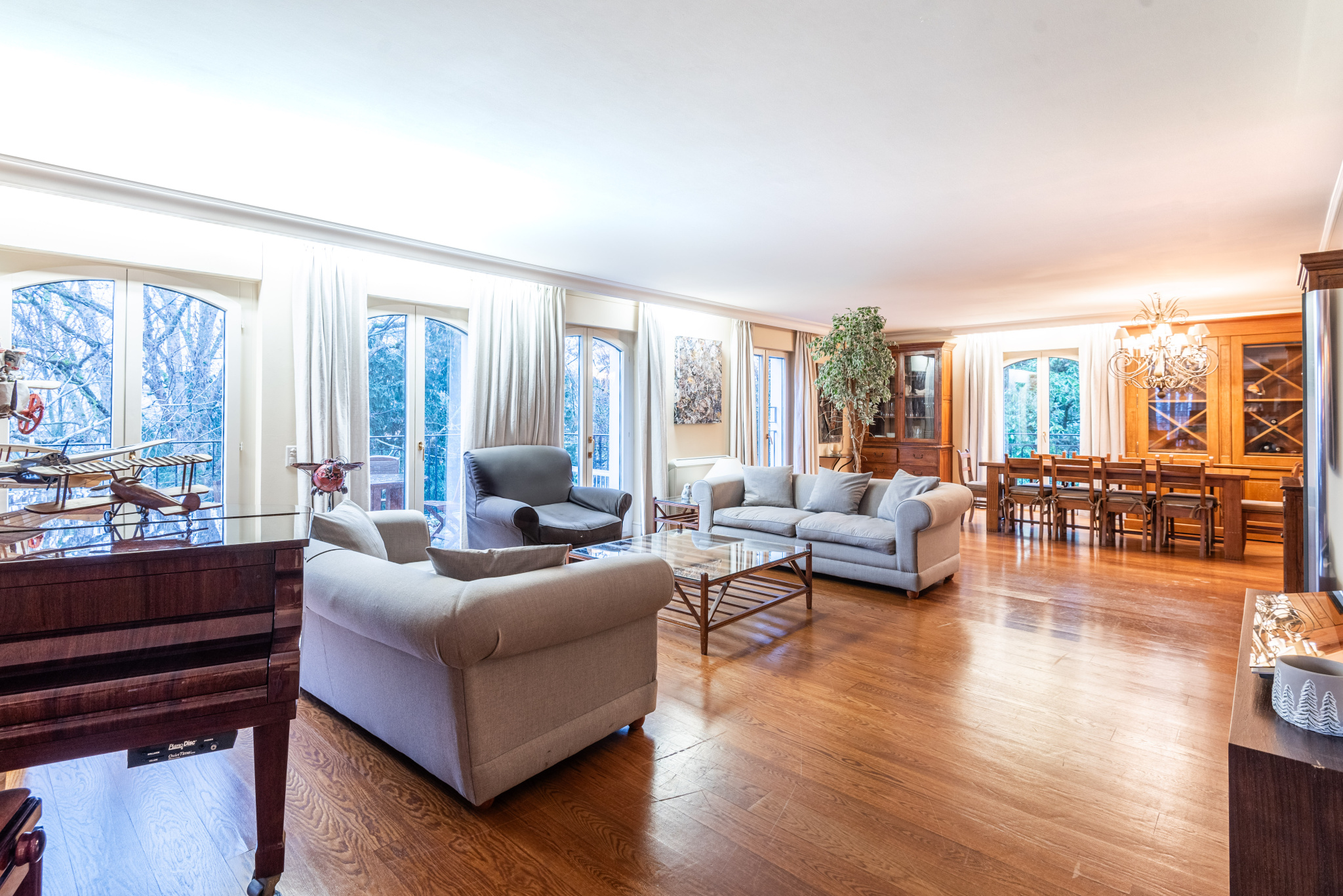 LUXUEUX APPARTEMENT À CHAMPEL